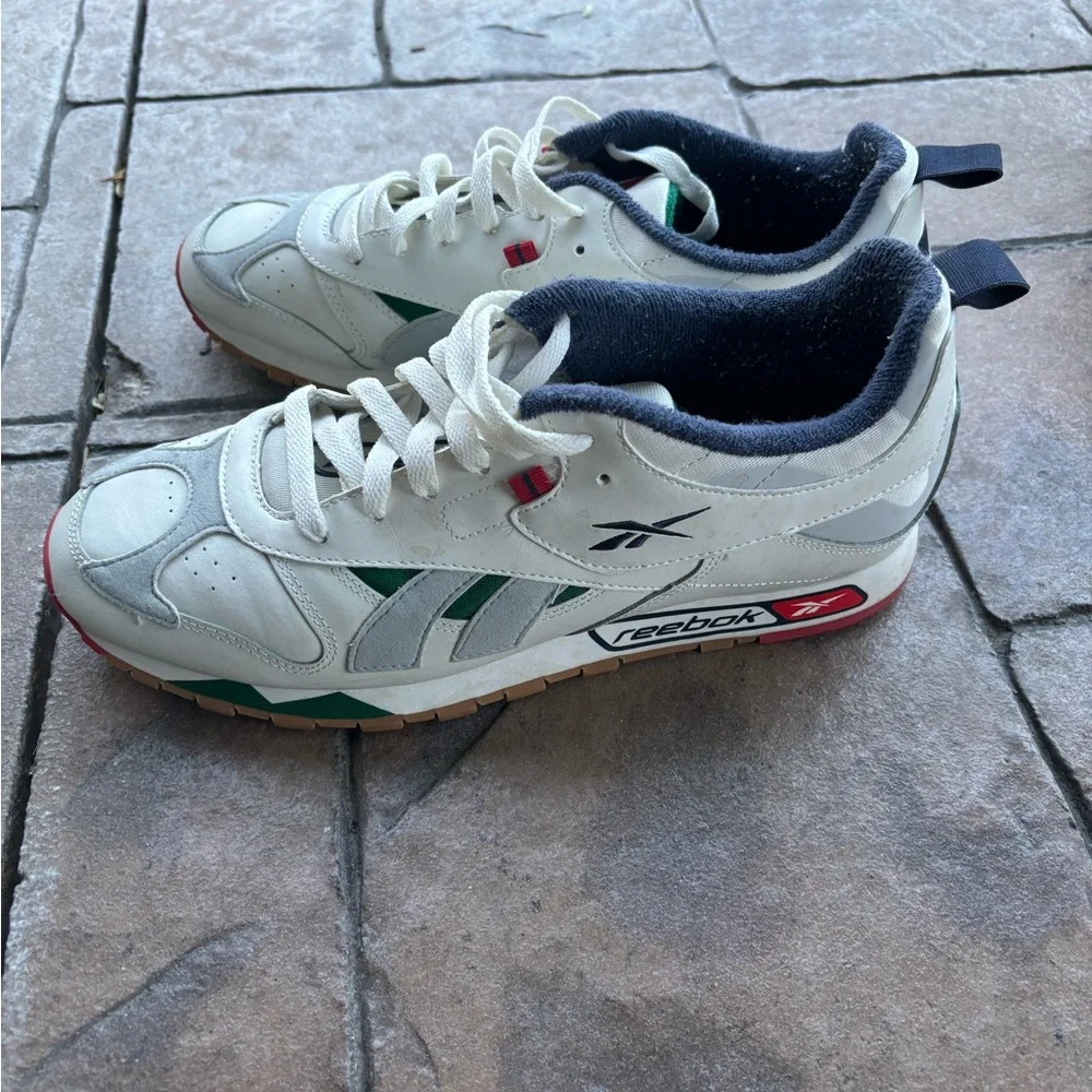 Retro Style Reebok Classics - Picture 3 of 5